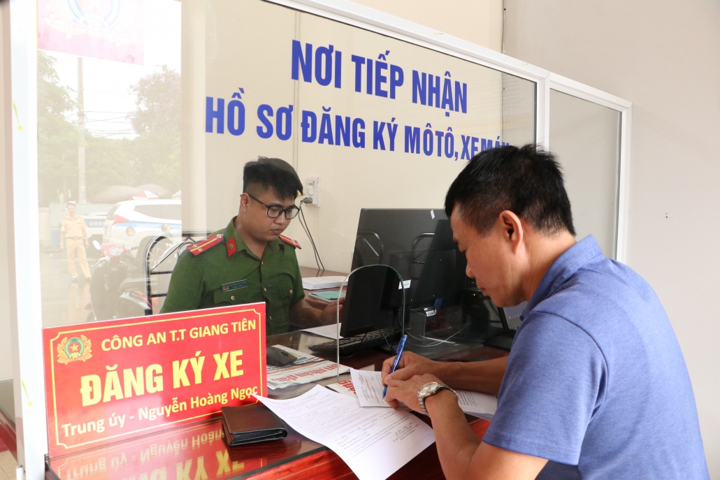 [Photo] Thái Nguyên: Chính thức triển khai phân cấp đăng ký xe cho Công an cấp huyện, cấp xã