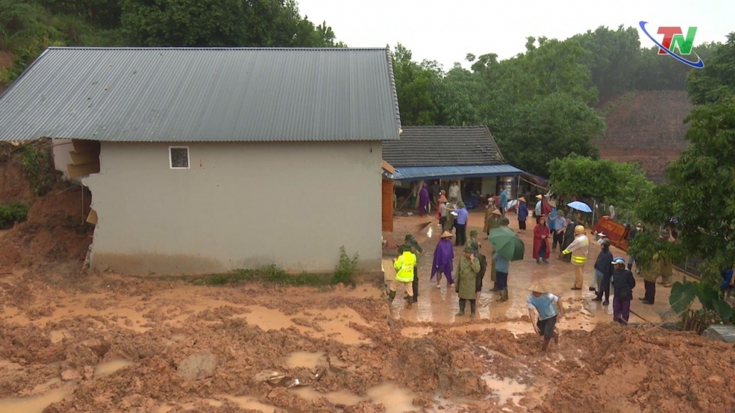 Mưa lũ gây thiệt hại về người và tài sản Mưa lũ gây thiệt hại về người và tài sản