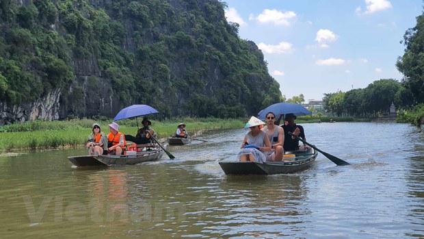 Ninh Binh: Khu Du lich Tam Coc-Bich Dong tam dung don khach hinh anh 1