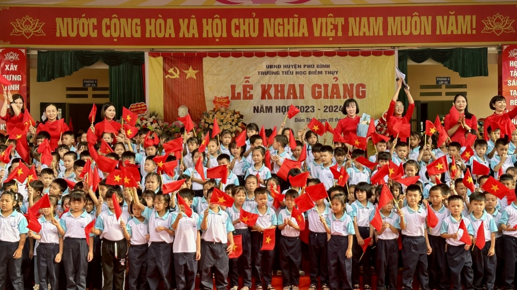 [Photo] Cảm xúc ngày khai trường