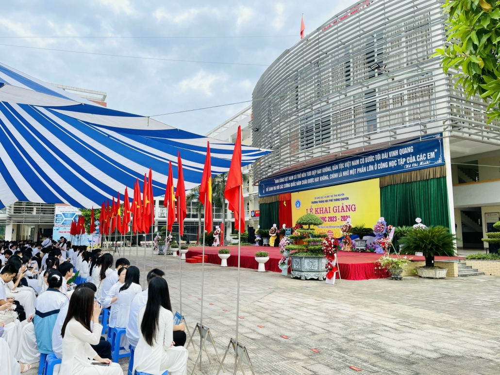 [Photo] Cảm xúc ngày khai trường