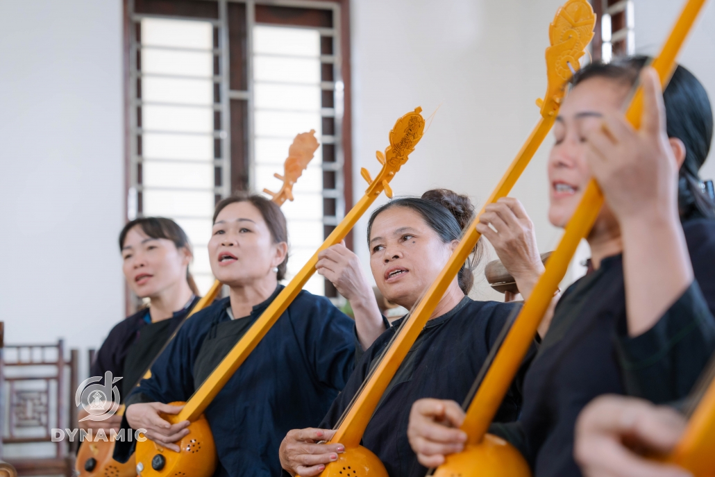 Develop Then singing club in tea areas