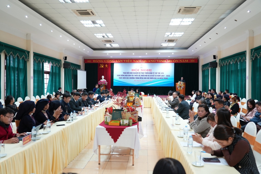 [Photo] Đa dạng sản phẩm tại Tuần lễ trưng bày, quảng bá, giới thiệu sản phẩm tiêu biểu 28 tỉnh, thành phố lần thứ 5