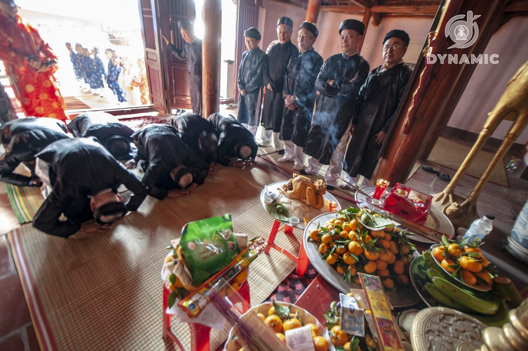 Sacrifice ceremony at Ha Chau Communal House