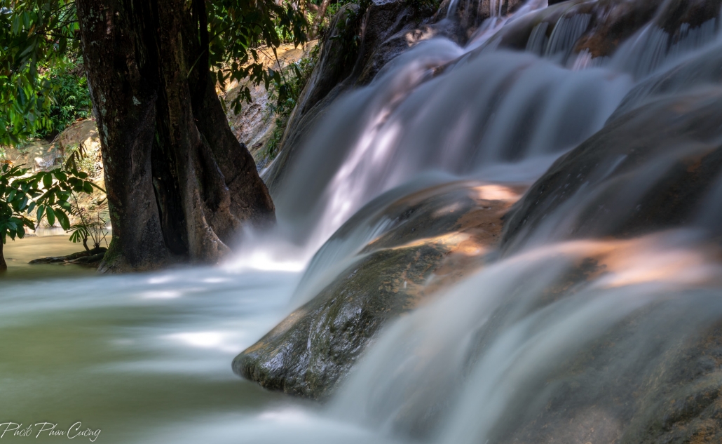 The beauty of the 7-storey waterfall