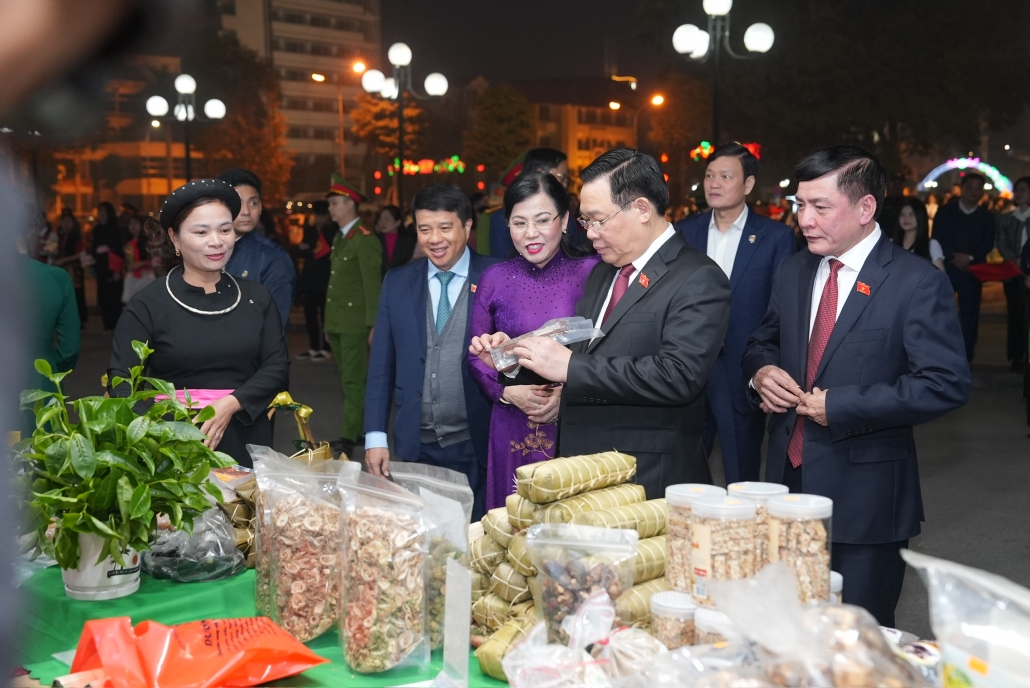 [Photo] Chủ tịch Quốc hội Vương Đình Huệ thăm, làm việc tại Thái Nguyên