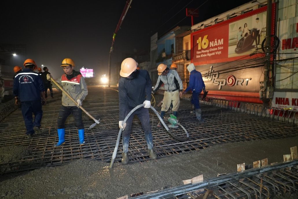 [Photo] Khẩn trương thi công Cầu vượt đường sắt Hà Nội - Thái Nguyên