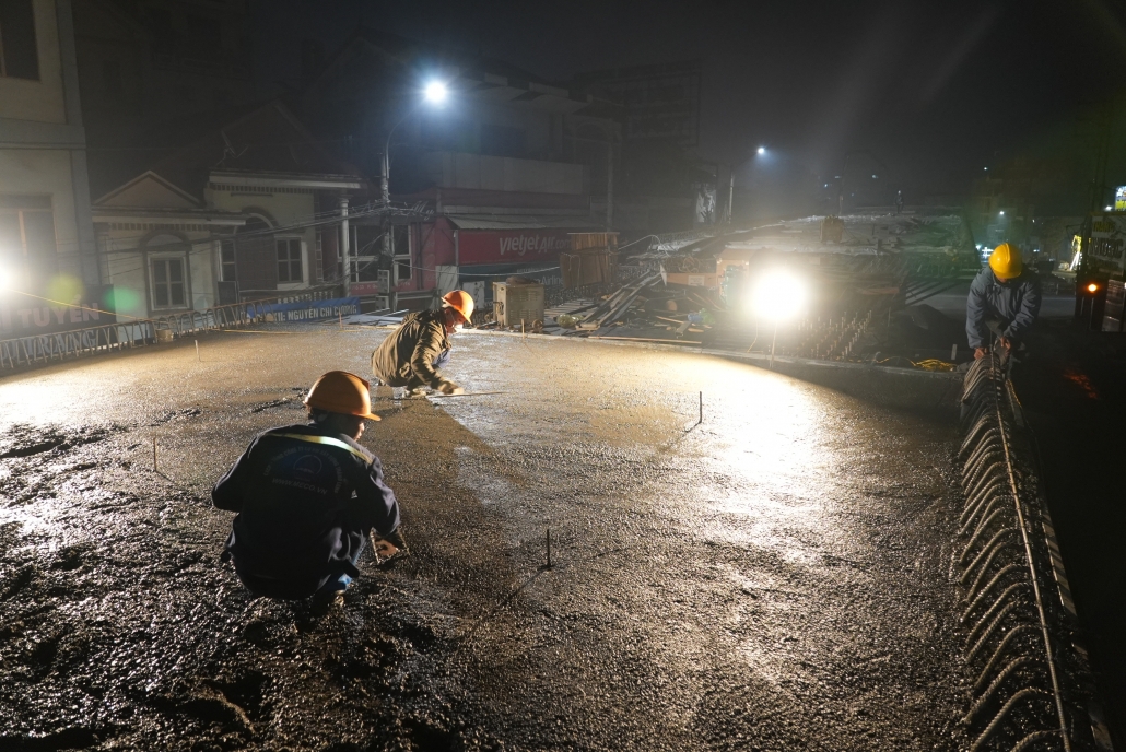 [Photo] Khẩn trương thi công Cầu vượt đường sắt Hà Nội - Thái Nguyên