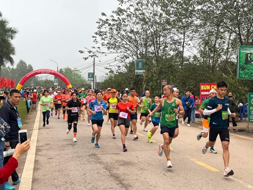 [Photo] 1.200 vận động viên tham gia Giải Chạy phong trào Hương sắc trà xuân - vùng chè đặc sản Tân Cương