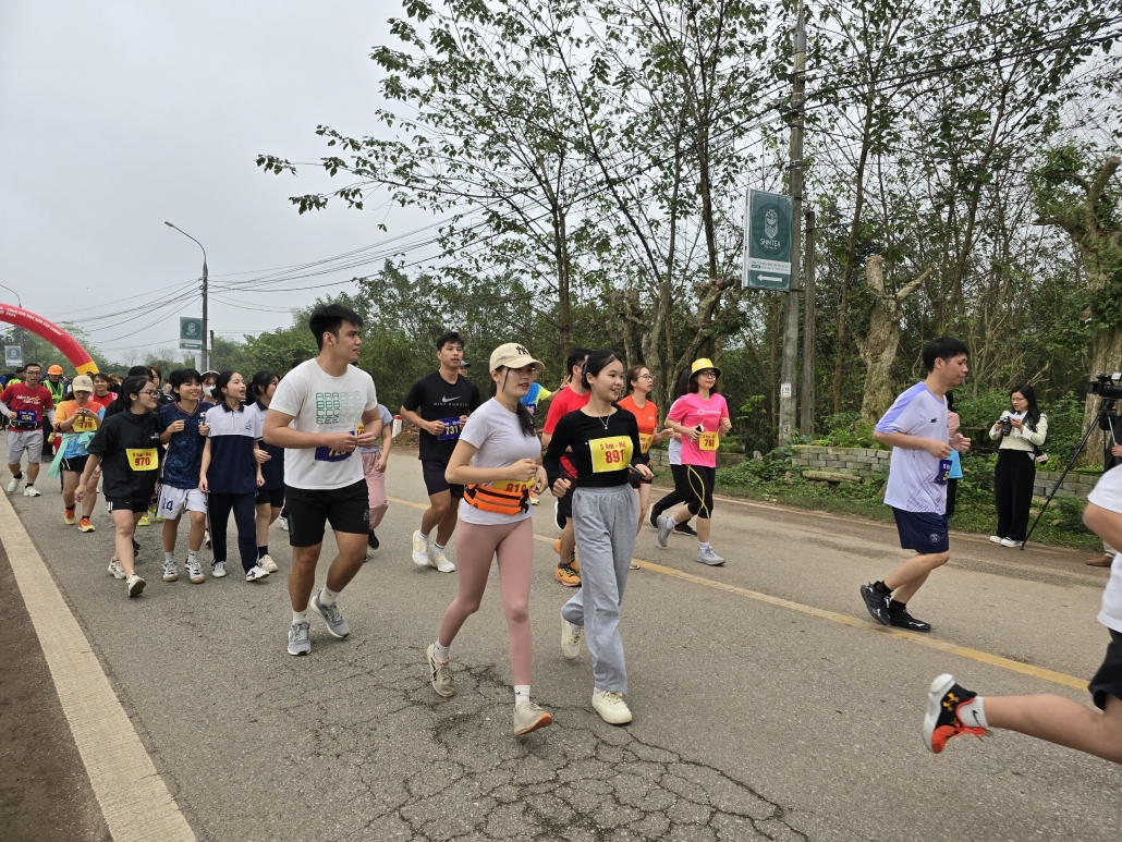 [Photo] 1.200 vận động viên tham gia Giải Chạy phong trào Hương sắc trà xuân - vùng chè đặc sản Tân Cương