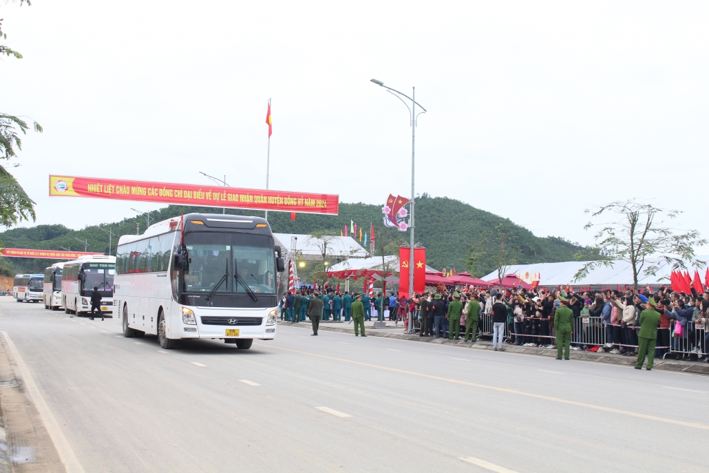 [Photo] Rộn ràng không khí giao nhận quân tại Đồng Hỷ và Võ Nhai