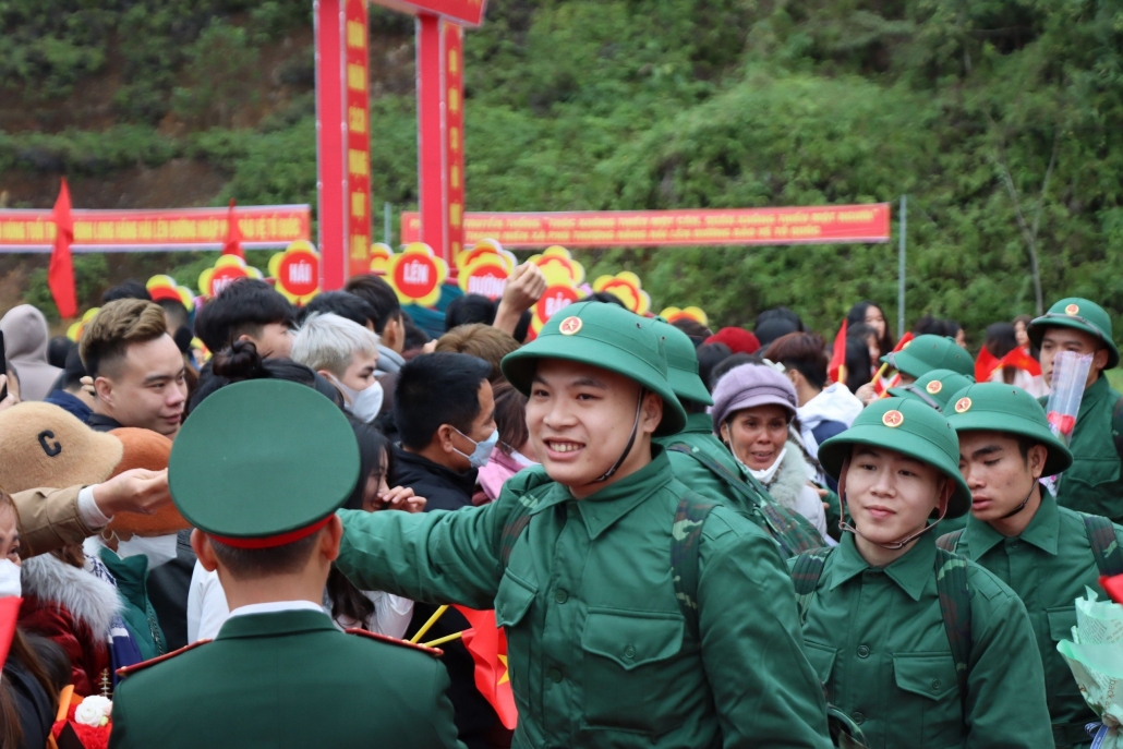 [Photo] Rộn ràng không khí giao nhận quân tại Đồng Hỷ và Võ Nhai