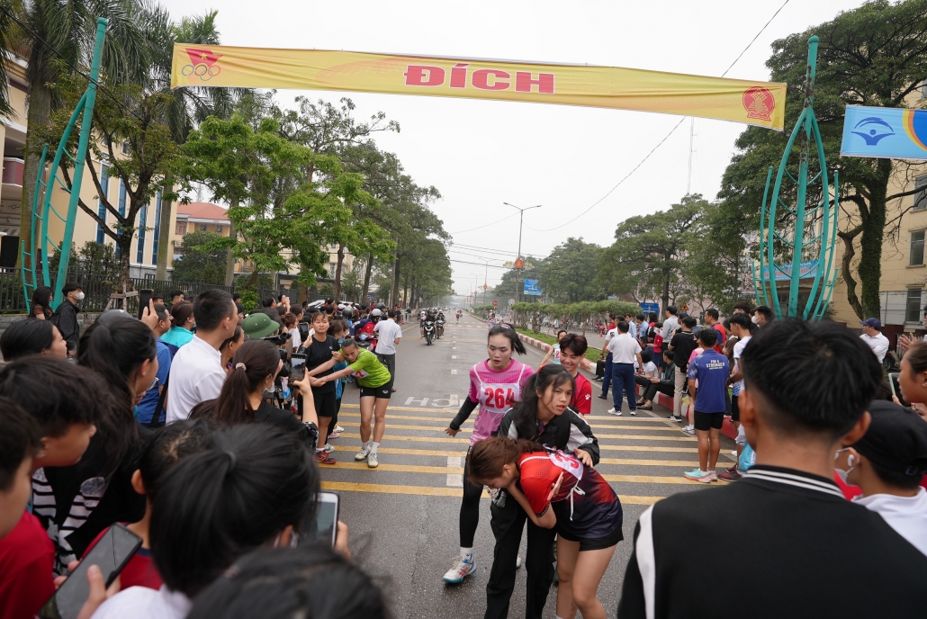 [Trực tuyến] Lễ phát động "Ngày chạy Olympic vì sức khoẻ toàn dân" và Giải chạy Việt dã tiền phong - Chạy tập thể tỉnh Thái Nguyên năm 2024