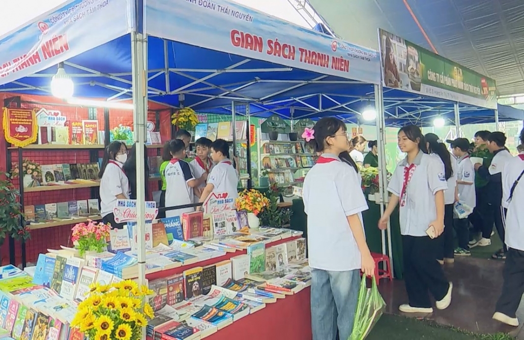 [Photo] TP Thái Nguyên: Gần 1000 người tham dự Ngày Sách và văn hóa đọc