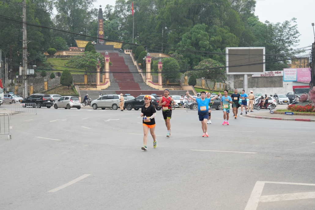 [Photo] Gần 1.800 người tham gia Giải Chạy bán Marathon tỉnh Thái Nguyên mở rộng năm 2024