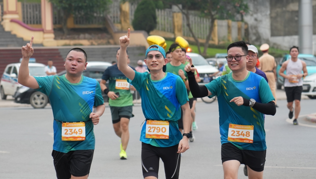 [Photo] Gần 1.800 người tham gia Giải Chạy bán Marathon tỉnh Thái Nguyên mở rộng năm 2024