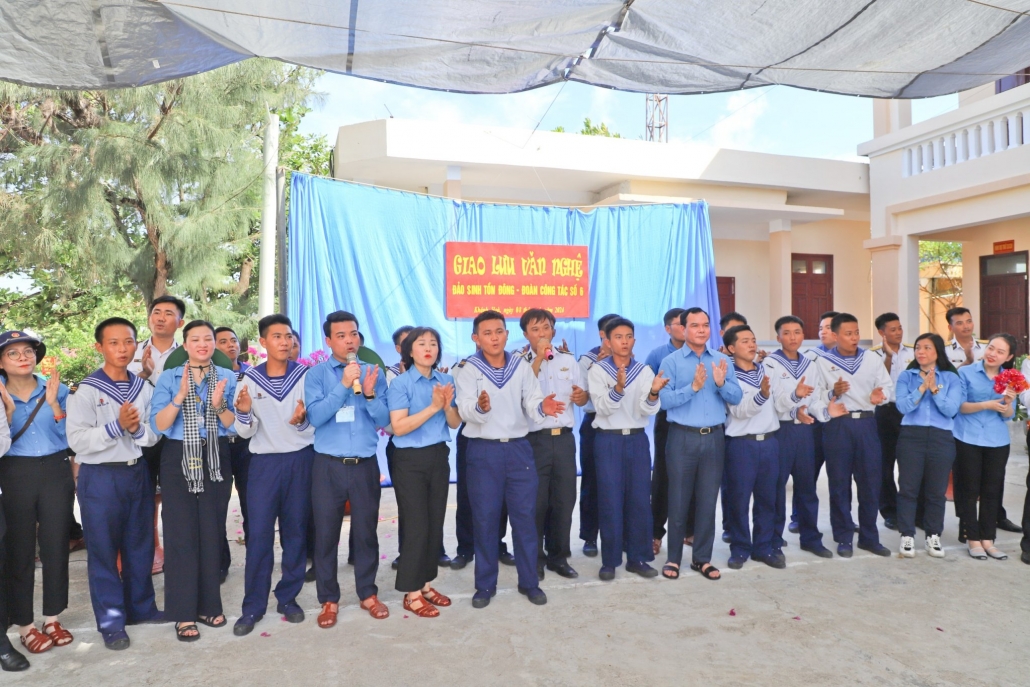 [Photo] Đảo Sinh Tồn Đông – Vọng gác tiền tiêu Tổ quốc