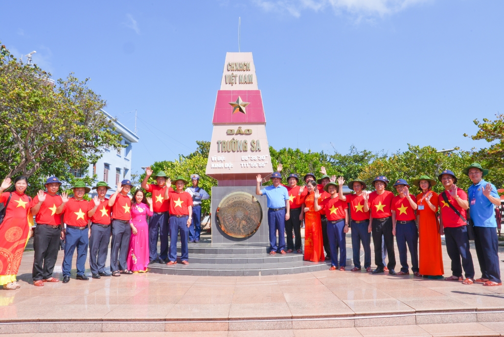 [Photo] Đảo Trường Sa Lớn   Thị trấn giữa biển khơi