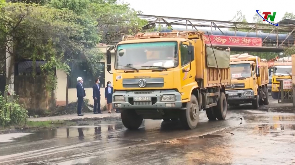 Doanh thu hoạt động vận tải, kho bãi đạt gần 700 tỷ đồng