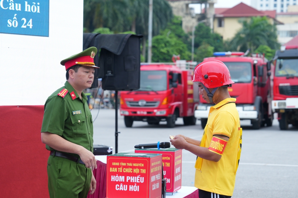 [Photo] Sôi nổi Hội thi tổ liên gia PCCC toàn quốc vòng 2 khu vực 1 tại Thái Nguyên