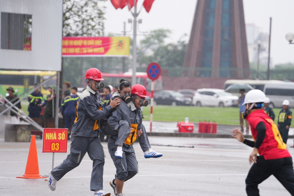 [Photo] Sôi nổi Hội thi tổ liên gia PCCC toàn quốc vòng 2 khu vực 1 tại Thái Nguyên