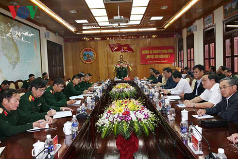 thuong vu quan uy trung uong lam viec voi quan khu 5