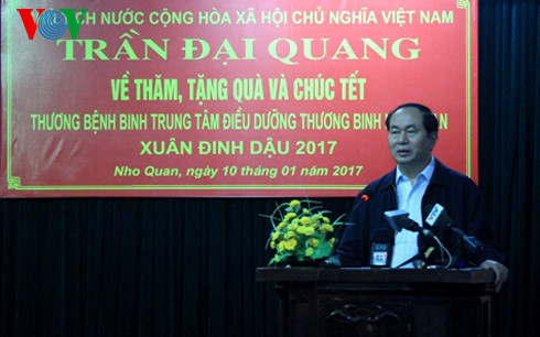 chu tich nuoc tran dai quang chuc tet thuong benh binh tai ninh binh