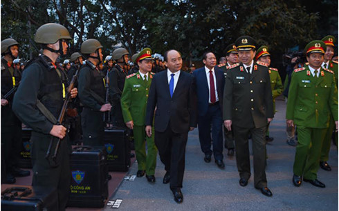 thu tuong kiem tra cong tac san sang chien dau cua canh sat co dong