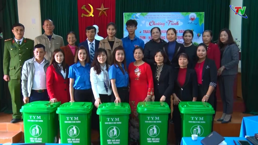 Phát huy vai trò phụ nữ trong bảo vệ môi trường Phát huy vai trò phụ nữ trong bảo vệ môi trường