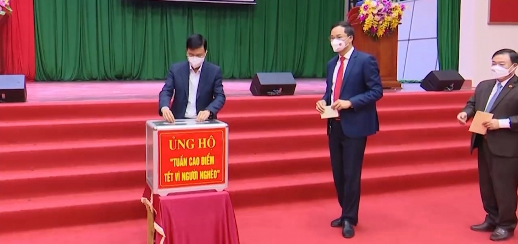 Phát động Tuần cao điểm Tết vì người nghèo Phát động Tuần cao điểm Tết vì người nghèo