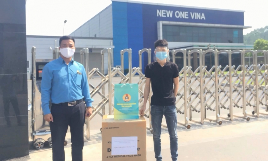 Chăm lo cho công nhân bị ảnh hưởng bởi dịch COVID-19 Chăm lo cho công nhân bị ảnh hưởng bởi dịch COVID-19