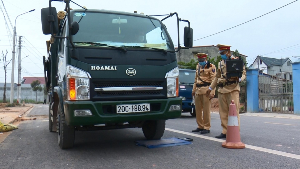Tăng cường đảm bảo trật tự an toàn giao thông cuối năm Tăng cường đảm bảo trật tự an toàn giao thông cuối năm