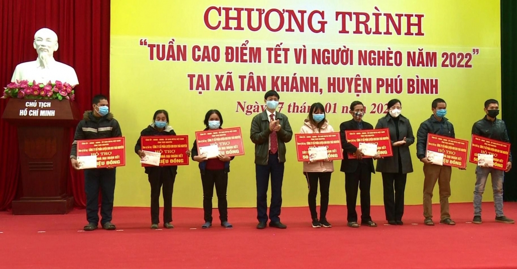 Để mọi người, mọi nhà đều có Tết Để mọi người, mọi nhà đều có Tết