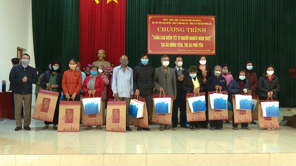 Chung tay chăm lo Tết cho phụ nữ nghèo