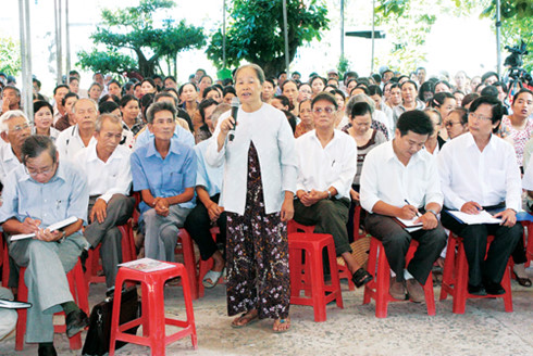 xu ly cac van de nong qua doi thoai voi dan