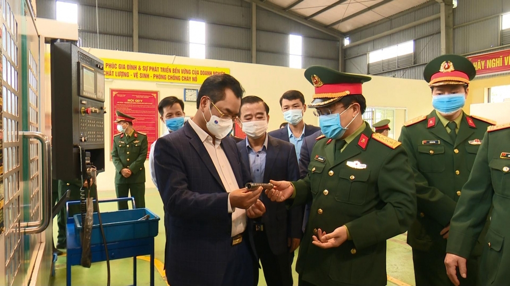 Đồng chí Bí thư Tỉnh ủy thăm và động viên các đơn vị, doanh nghiệp Đồng chí Bí thư Tỉnh ủy thăm và động viên các đơn vị, doanh nghiệp