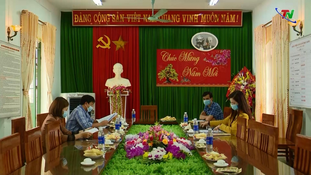 Nhiều giải pháp khắc phục khó khăn trong dạy và học trực tuyến tại huyện miền núi Định Hóa Nhiều giải pháp khắc phục khó khăn trong dạy và học trực tuyến tại huyện miền núi Định Hóa