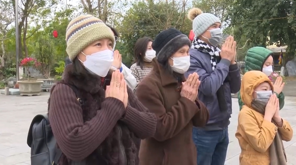 Nét đẹp văn hóa đi lễ chùa đầu năm