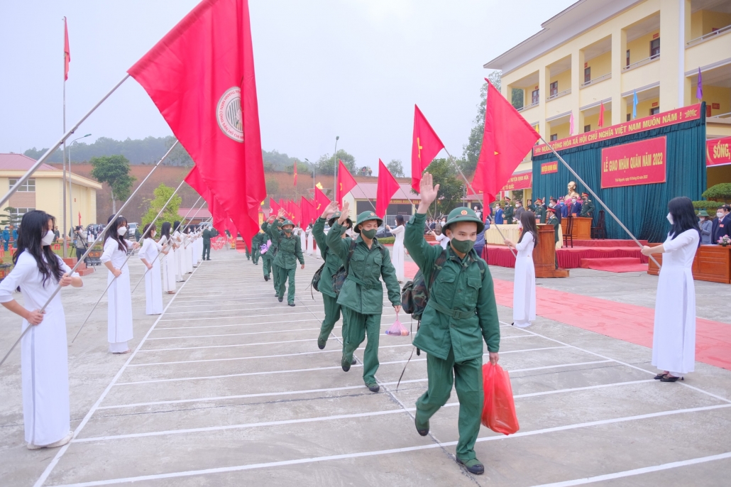 [Photo] Lễ Giao nhận quân năm 2022: Tổ chức trang trọng, nhanh gọn, bảo đảm an toàn phòng, chống dịch bệnh COVID-19