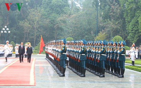 le don chinh thuc nha vua va hoang hau nhat ban tai phu chu tich