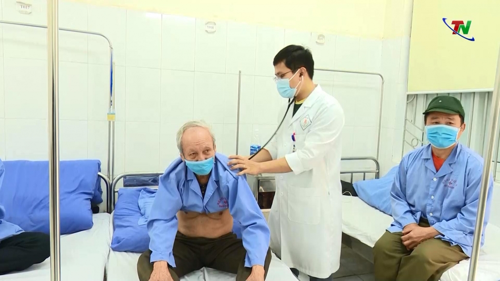 Thời tiết nồm ẩm ảnh hưởng đến sức khỏe người già, trẻ nhỏ