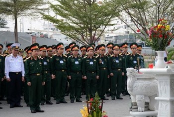 Đoàn công tác Tổng cục Chính trị bắt đầu đi thăm, làm việc tại huyện đảo Trường Sa và Nhà giàn DK1