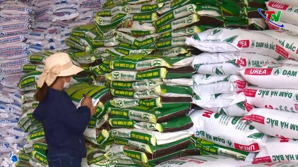 Lấy phong trào thi đua làm động lực sản xuất, kinh doanh - đã ps cm thi đua 15.4 Lấy phong trào thi đua làm động lực sản xuất, kinh doanh - đã ps cm thi đua 15.4