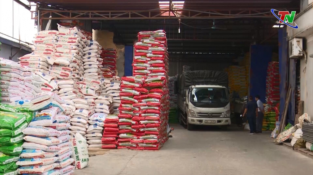 Lấy phong trào thi đua làm động lực sản xuất, kinh doanh - đã ps cm thi đua 15.4 Lấy phong trào thi đua làm động lực sản xuất, kinh doanh - đã ps cm thi đua 15.4