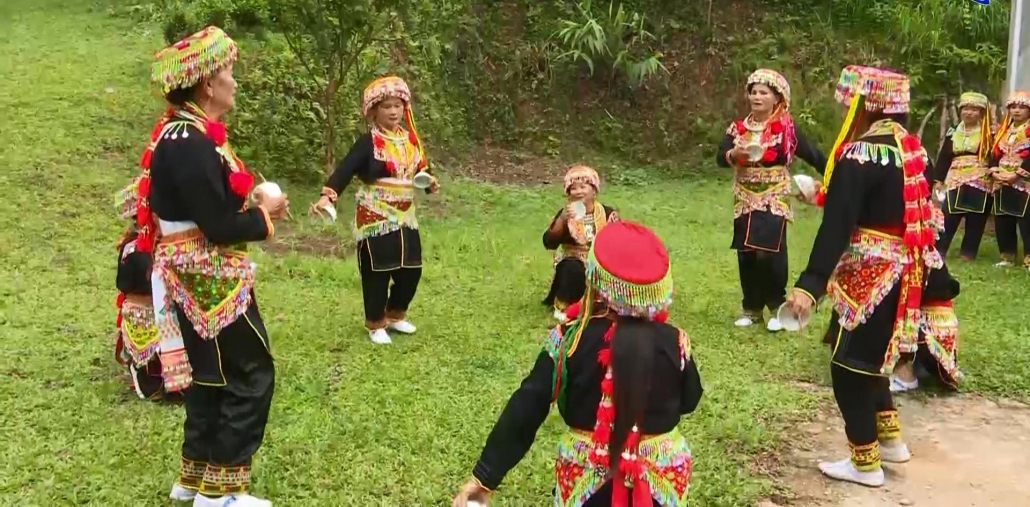 Tăng cường các hoạt động khôi phục và bảo tồn văn hóa truyền thống của đồng bào dân tộc thiểu số Tăng cường các hoạt động khôi phục và bảo tồn văn hóa truyền thống của đồng bào dân tộc thiểu số