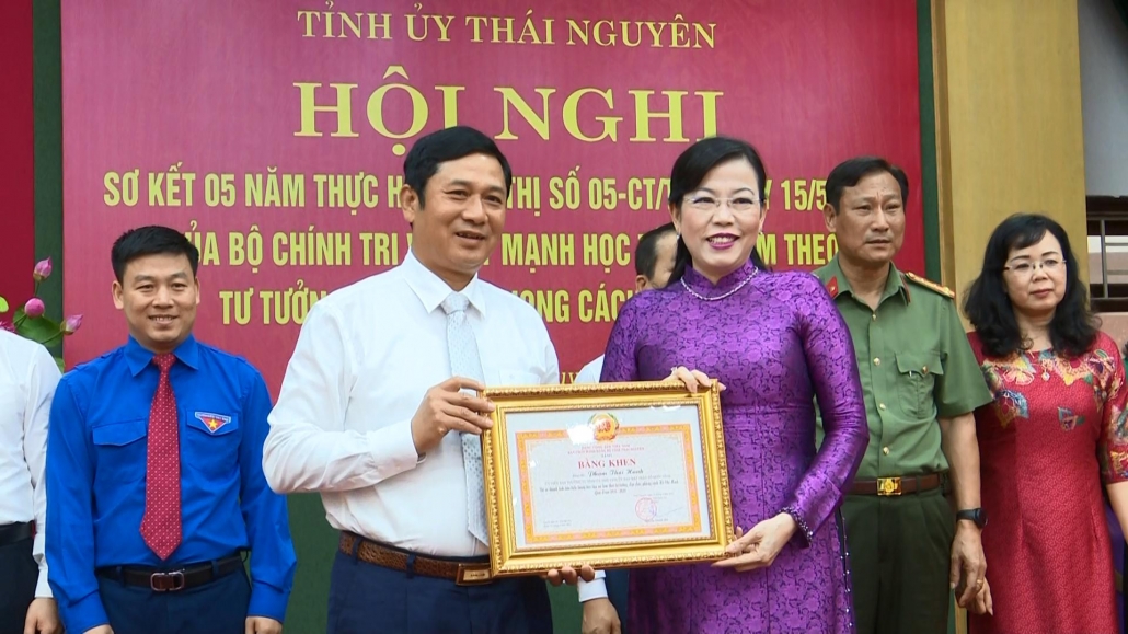 Tỉnh ủy Thái Nguyên sơ kết 5 năm thực hiện Chỉ thị 05 của Bộ Chính trị - đã psts 27.4 Tỉnh ủy Thái Nguyên sơ kết 5 năm thực hiện Chỉ thị 05 của Bộ Chính trị - đã psts 27.4