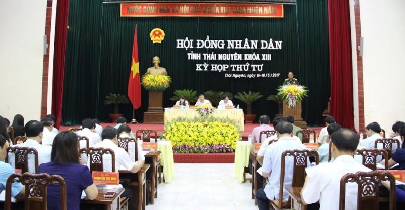 hdnd tinh thai nguyen thao luan cho y kien vao cac bao cao to trinh trinh tai ky hop