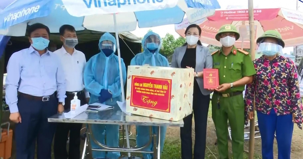 Đồng chí Bí thư Tỉnh ủy thăm, động viên các lực lượng tại chốt kiểm soát dịch bệnh COVID-19 - đã psts 14.5 Đồng chí Bí thư Tỉnh ủy thăm, động viên các lực lượng tại chốt kiểm soát dịch bệnh COVID-19 - đã psts 14.5