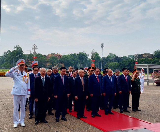 Lãnh đạo Đảng, Nhà nước vào Lăng viếng Chủ tịch Hồ Chí Minh