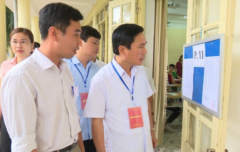 Lãnh đạo tỉnh kiểm tra công tác tổ chức Kỳ thi vào lớp 10 THPT lanh dao tinh kiem tra cong tac to chuc ky thi vao lop 10 thpt
